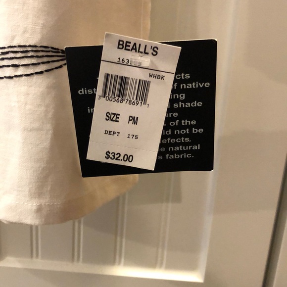 Striking linen 3/4 sleeve top - Picture 2 of 7